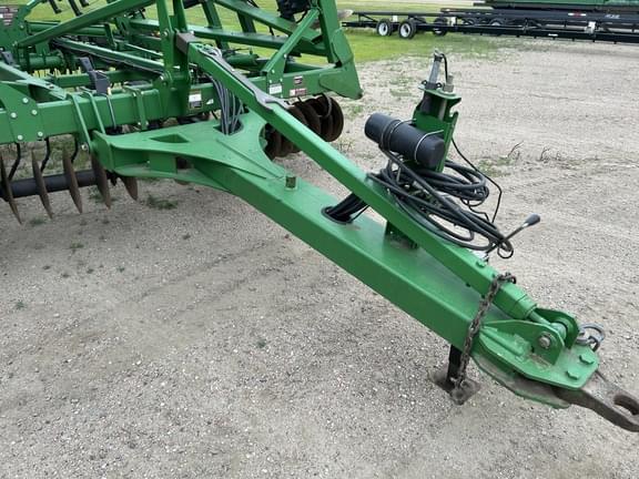 Image of John Deere 2310 equipment image 3