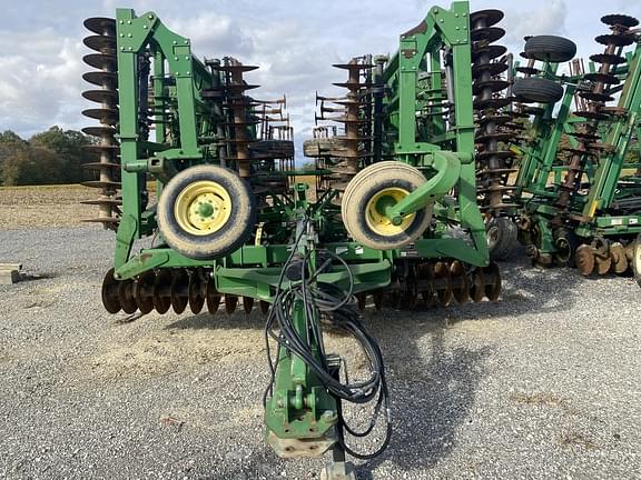 Image of John Deere 2310 equipment image 4