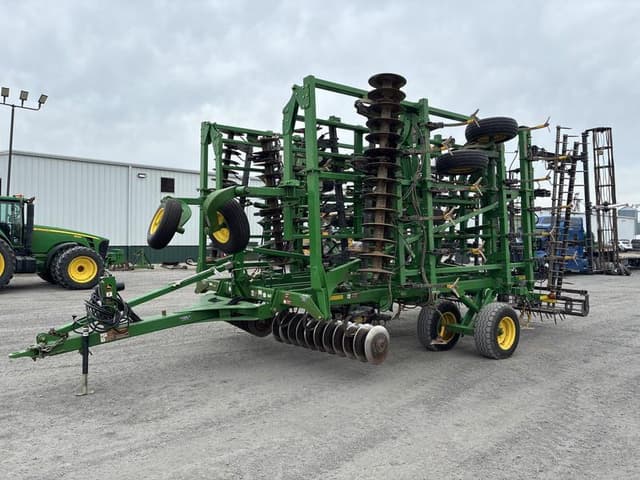 Image of John Deere 2310 equipment image 2