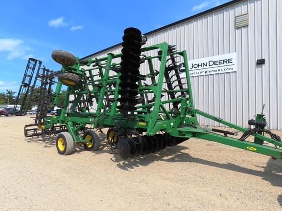 Image of John Deere 2310 equipment image 3
