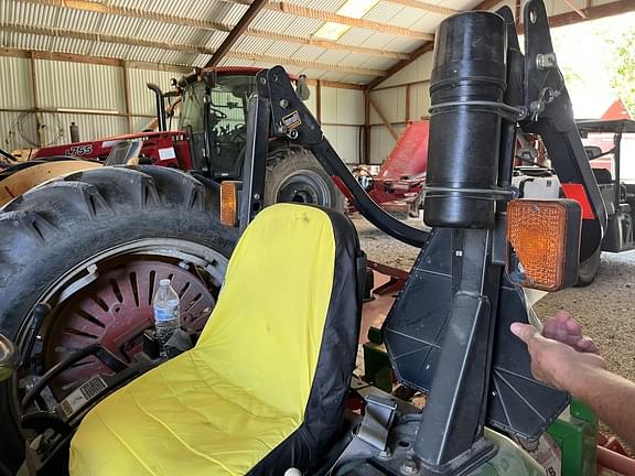 Image of John Deere 2320 equipment image 4