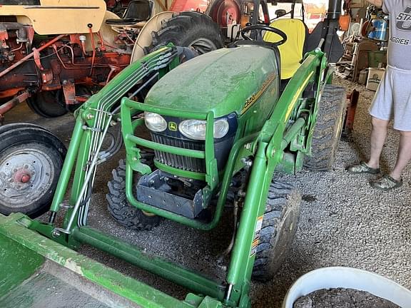Image of John Deere 2320 Primary image