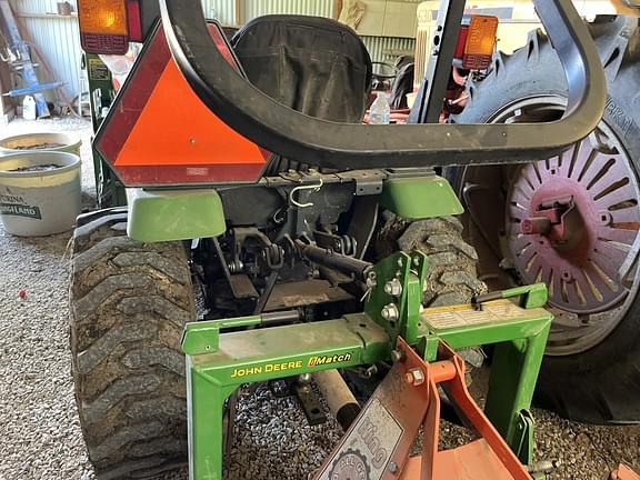 Image of John Deere 2320 equipment image 2