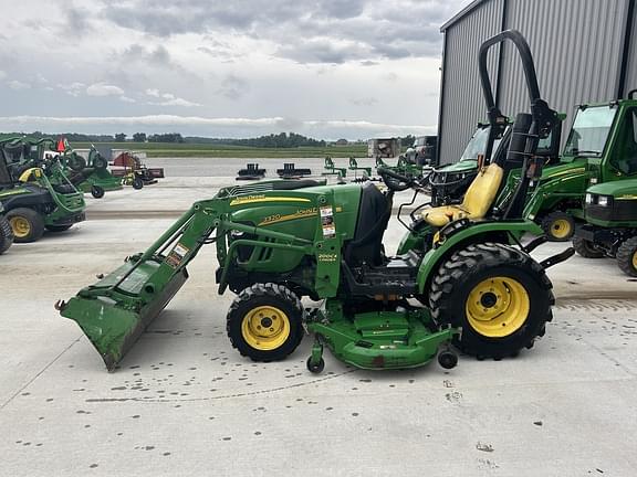 Image of John Deere 2320 equipment image 1