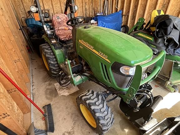 Image of John Deere 2320 equipment image 1