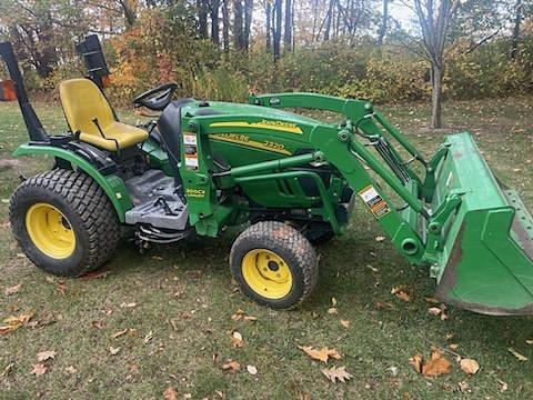 Image of John Deere 2320 Image 0