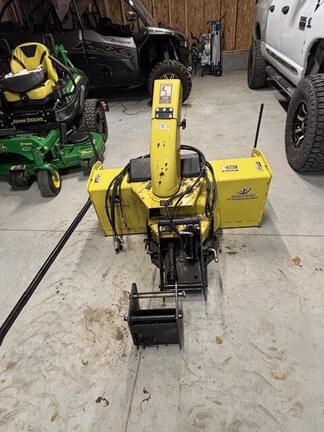 Image of John Deere 2320 equipment image 2