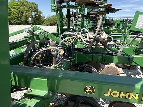 Image of John Deere 2510H equipment image 1