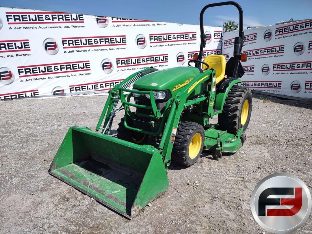 Image of John Deere 2520 Primary image