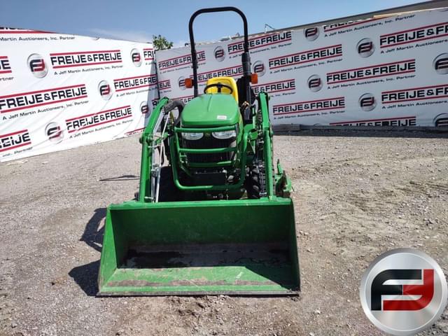 Image of John Deere 2520 equipment image 1