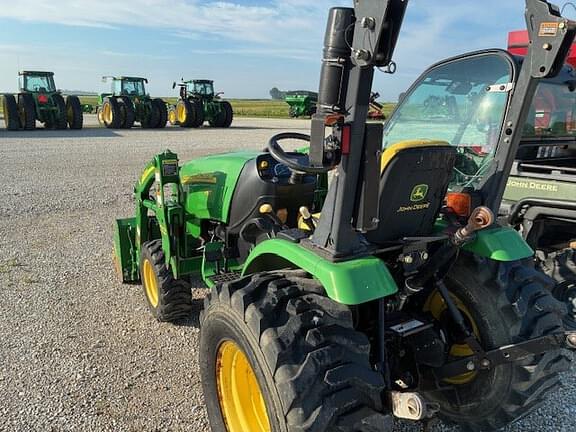 Image of John Deere 2520 equipment image 2