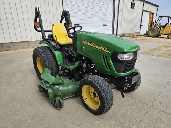 Image of John Deere 2520 equipment image 2