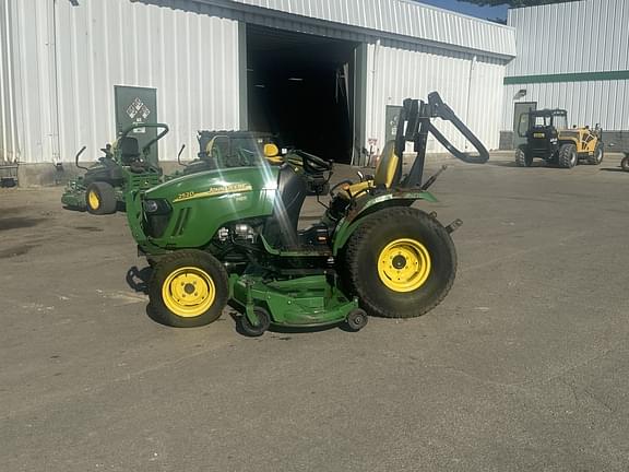 Image of John Deere 2520 equipment image 1