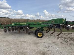 2008 John Deere 2700 Image