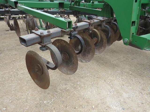 Image of John Deere 2700 equipment image 2