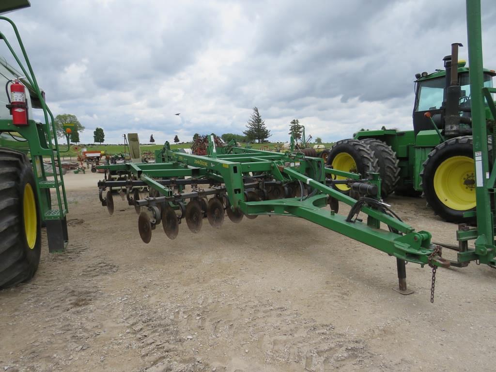 Image of John Deere 2700 Primary image