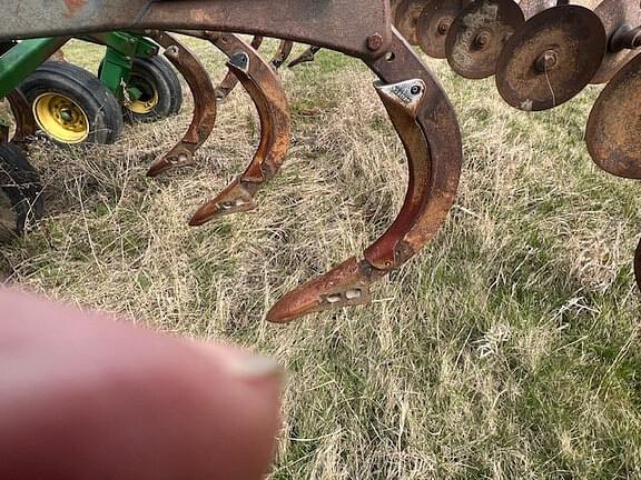 Image of John Deere 2700 equipment image 3
