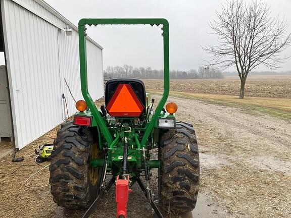 Image of John Deere 3005 equipment image 3