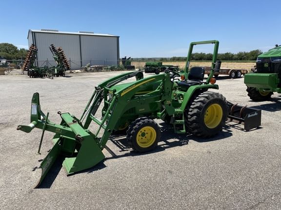 Main image John Deere 3005