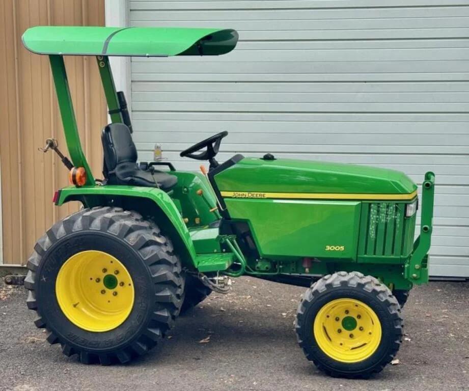 Image of John Deere 3005 Primary image