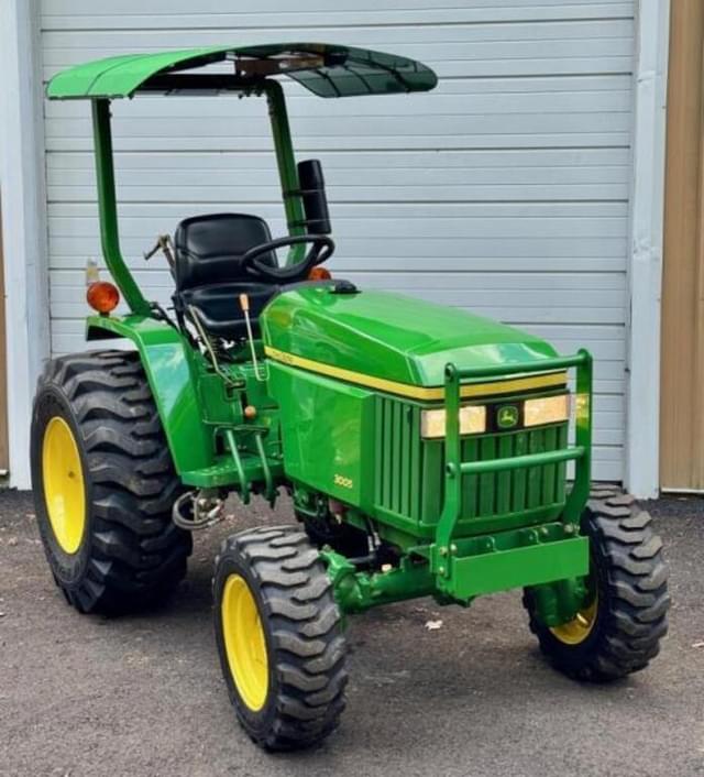 Image of John Deere 3005 equipment image 1