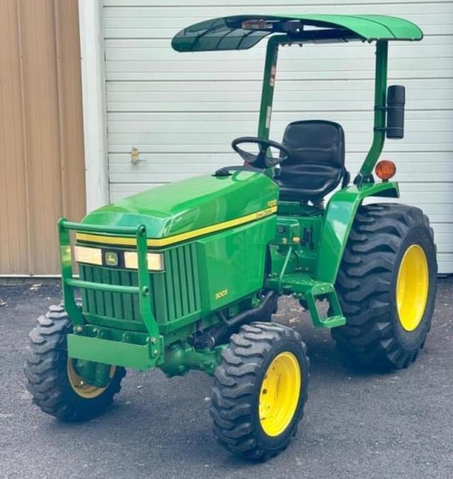 Image of John Deere 3005 equipment image 2