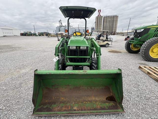Image of John Deere 3038E equipment image 1
