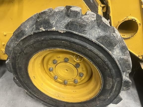 Image of John Deere 317 equipment image 2