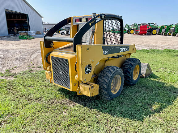 Image of John Deere 320 equipment image 4