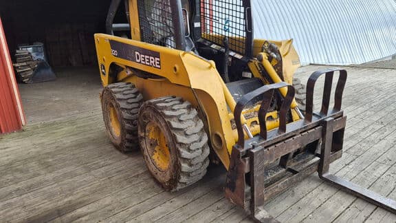 Image of John Deere 320 equipment image 3