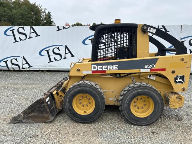 Image of John Deere 320 equipment image 1