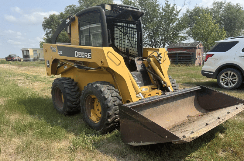 2008 John Deere 325 Equipment Image0