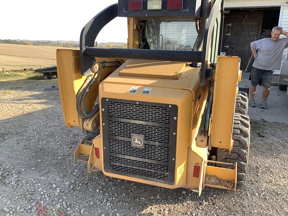 Image of John Deere 325 equipment image 3