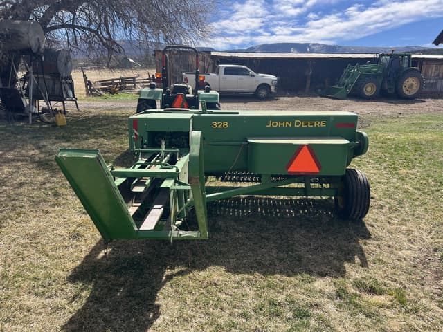 Image of John Deere 328 equipment image 3