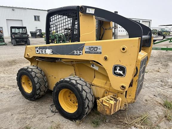 Image of John Deere 332 equipment image 2