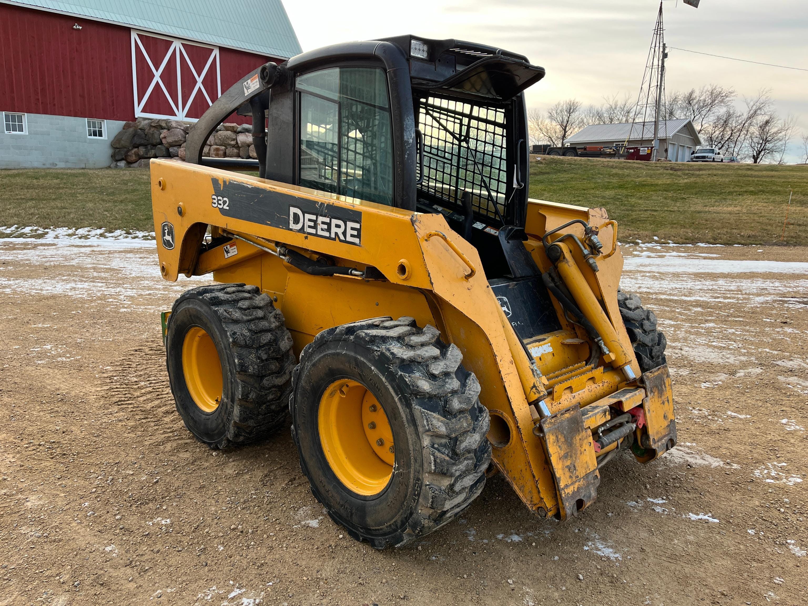 Main image John Deere 332