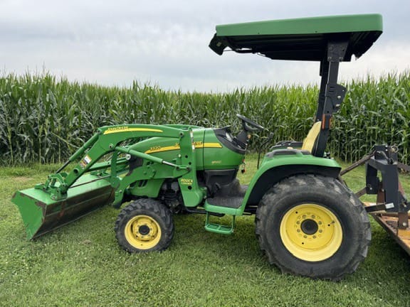 2008 John Deere 3320 Equipment Image0