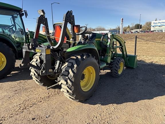 Image of John Deere 3320 equipment image 2