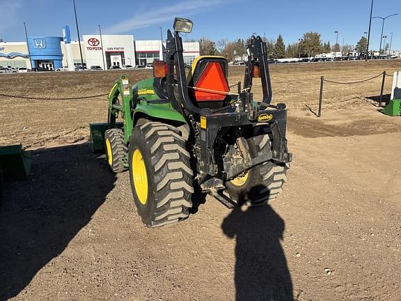 Image of John Deere 3320 equipment image 3