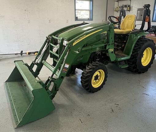 Image of John Deere 3320 Image 0