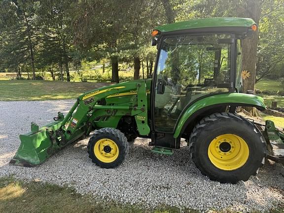 Image of John Deere 3320 equipment image 2