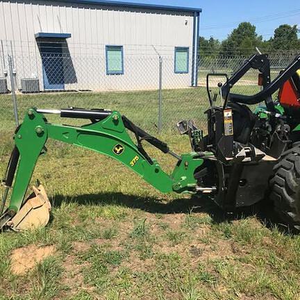 Image of John Deere 3320 equipment image 2