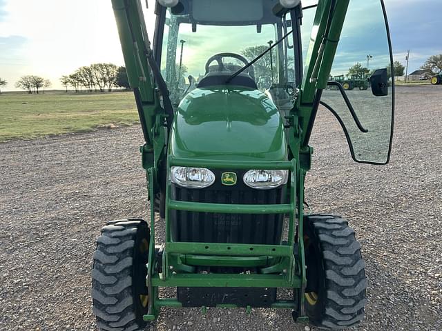 Image of John Deere 3320 equipment image 4