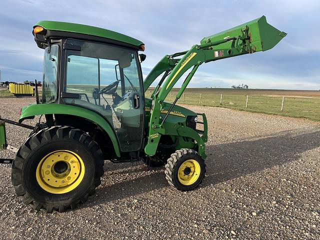 Image of John Deere 3320 equipment image 2