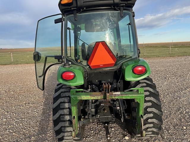 Image of John Deere 3320 equipment image 3