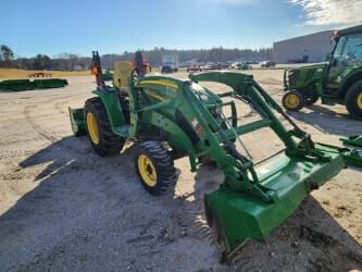 Image of John Deere 3320 equipment image 1