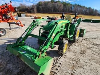 Image of John Deere 3320 equipment image 3