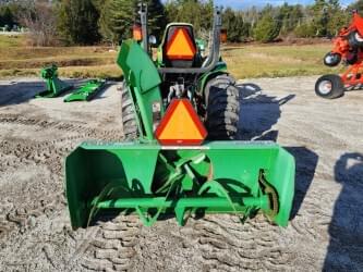 Image of John Deere 3320 equipment image 2