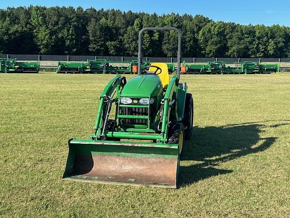 Image of John Deere 3520 equipment image 2