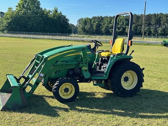 Image of John Deere 3520 equipment image 4